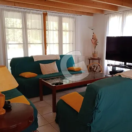 Maison Avec Piscine Chauffee A 700m De La Mer, 8 Pers, Proche Centre Ville, Sur - Fr-1-357-323